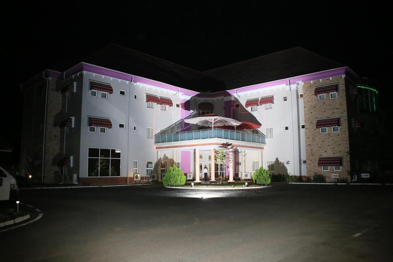 Oxygen Holiday Resort Owerri Esterno foto