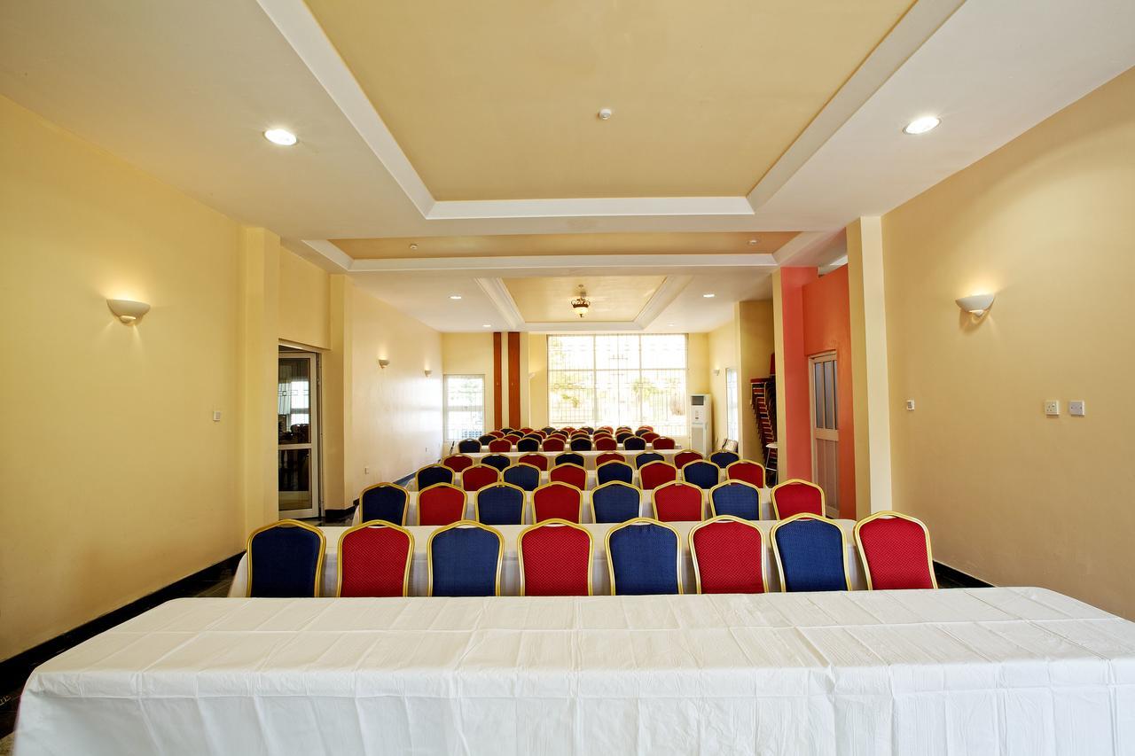 Oxygen Holiday Resort Owerri Esterno foto
